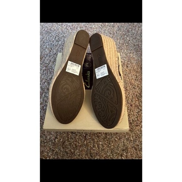 Clarks Artisan Women’s Wedge Sandals – Metallic – Size 10 NEW - Picture 1 of 5